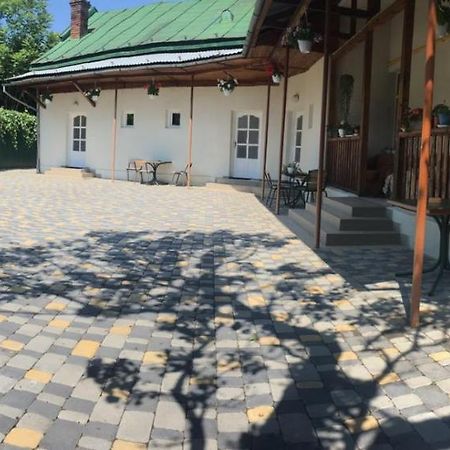 Gelena Гостьовий Двір 乌日霍罗德 外观 照片